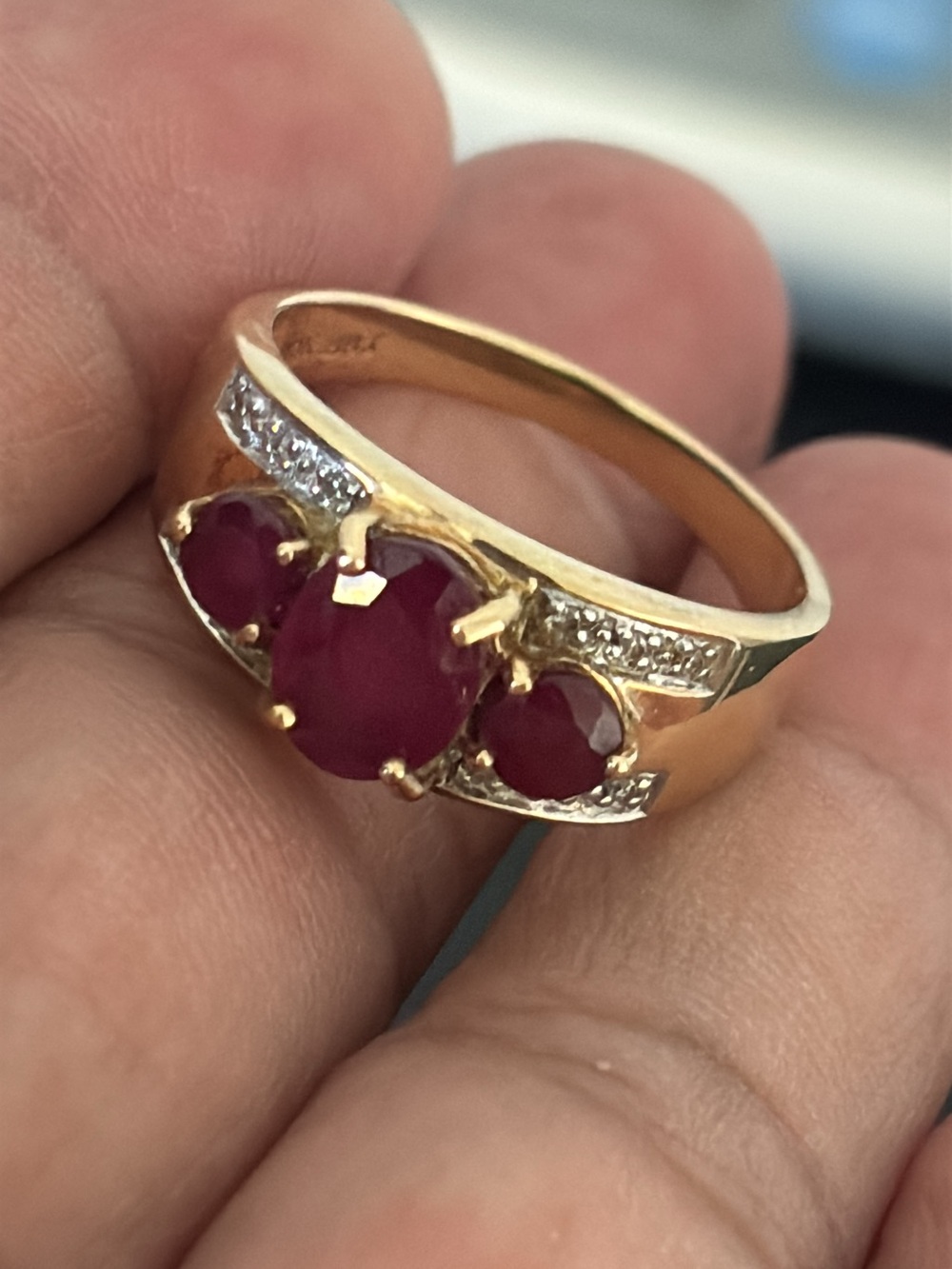10k Gold Rubies and Diamond Ring
✨RARE BBJ RING✨